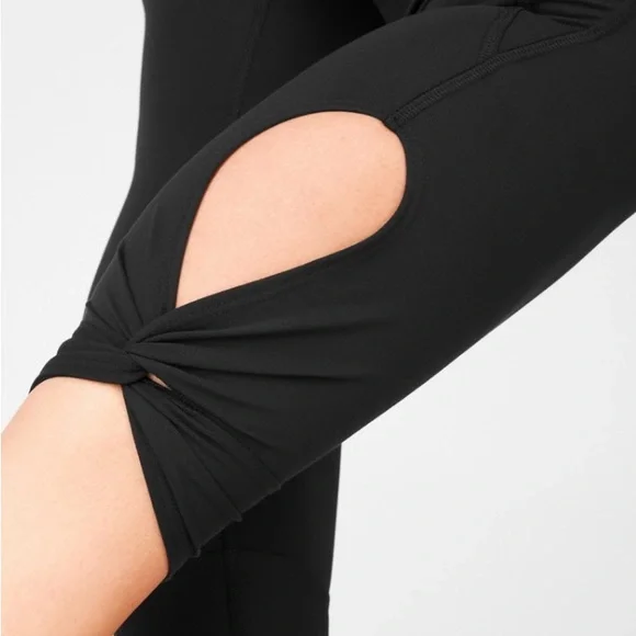 EUC Fabletics 2X Black High-Waisted Leggings with Keyhole Detail - Picture 2 of 5